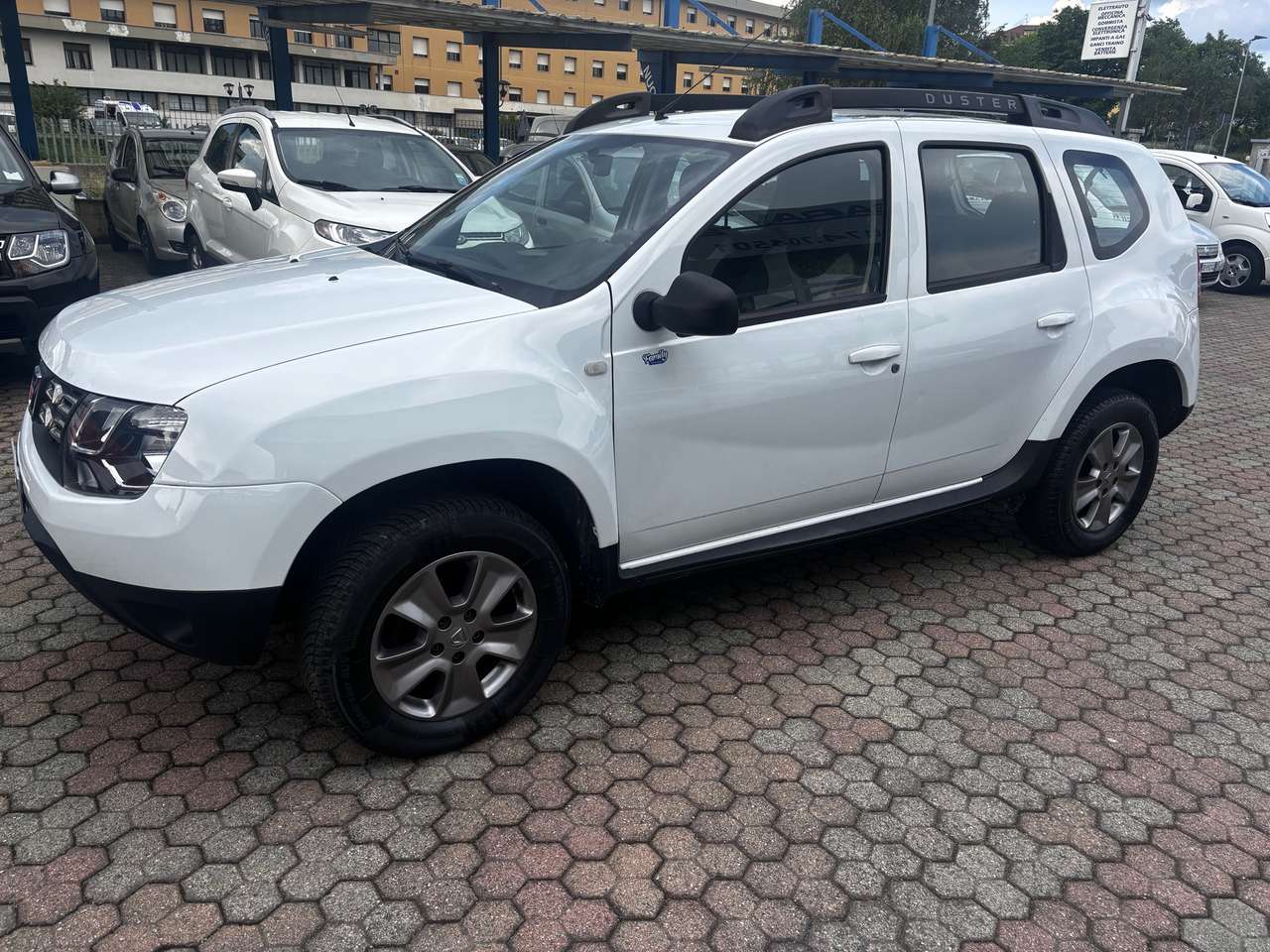 Dacia Duster 1.6 Black Shadow Gpl 4x2 s&s 115cv