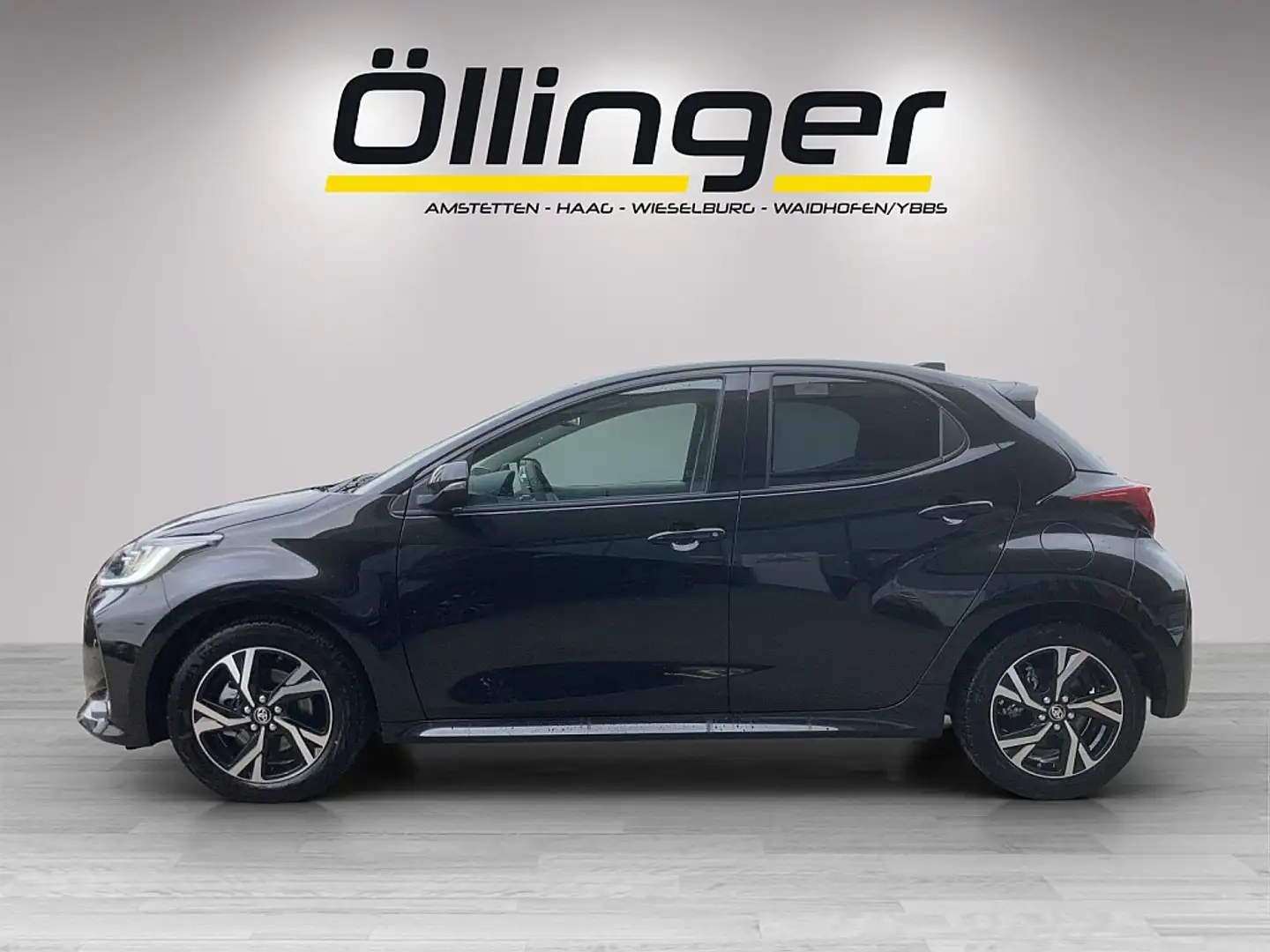 Toyota Yaris 1,5 VVT-i Hybrid Active Drive Schwarz - 2