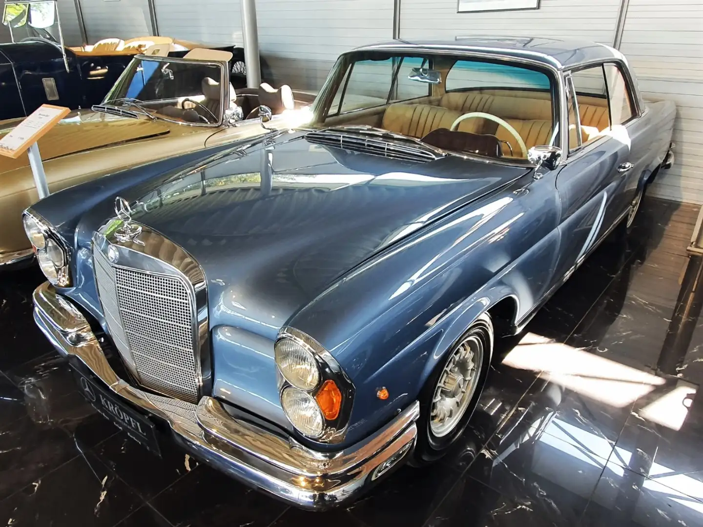 Mercedes-Benz 220 SEb Coupé Blau - 2