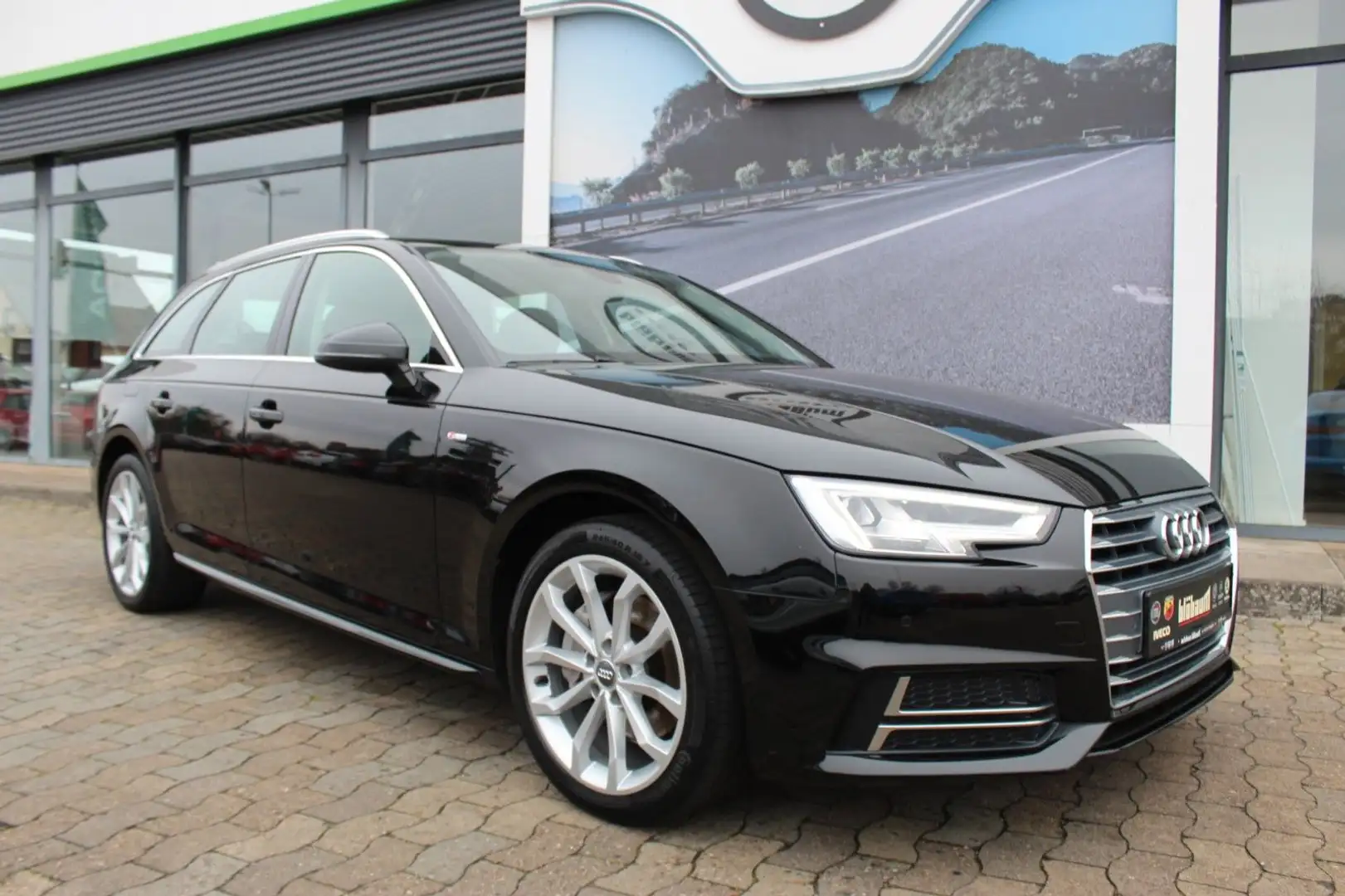 Audi A4 2.0 TDI Avant S Line Navi LED 18" Schwarz - 2