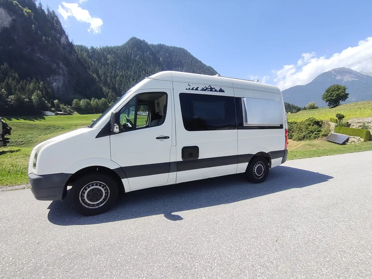 Volkswagen Crafter 35 HR-Kasten MR TDI Camper Van - 2