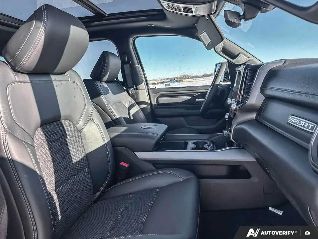 RAM 1500 снимка RAM 1500