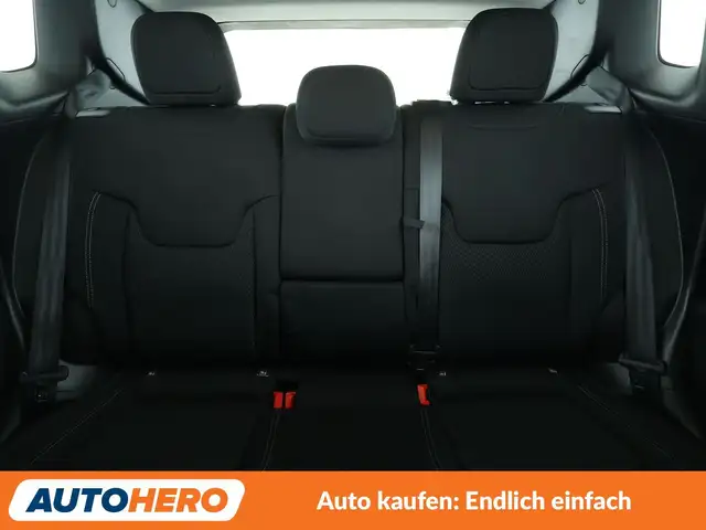 Jeep Renegade view 15