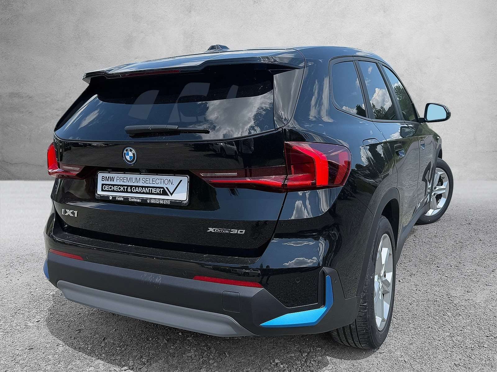 BMW iX1