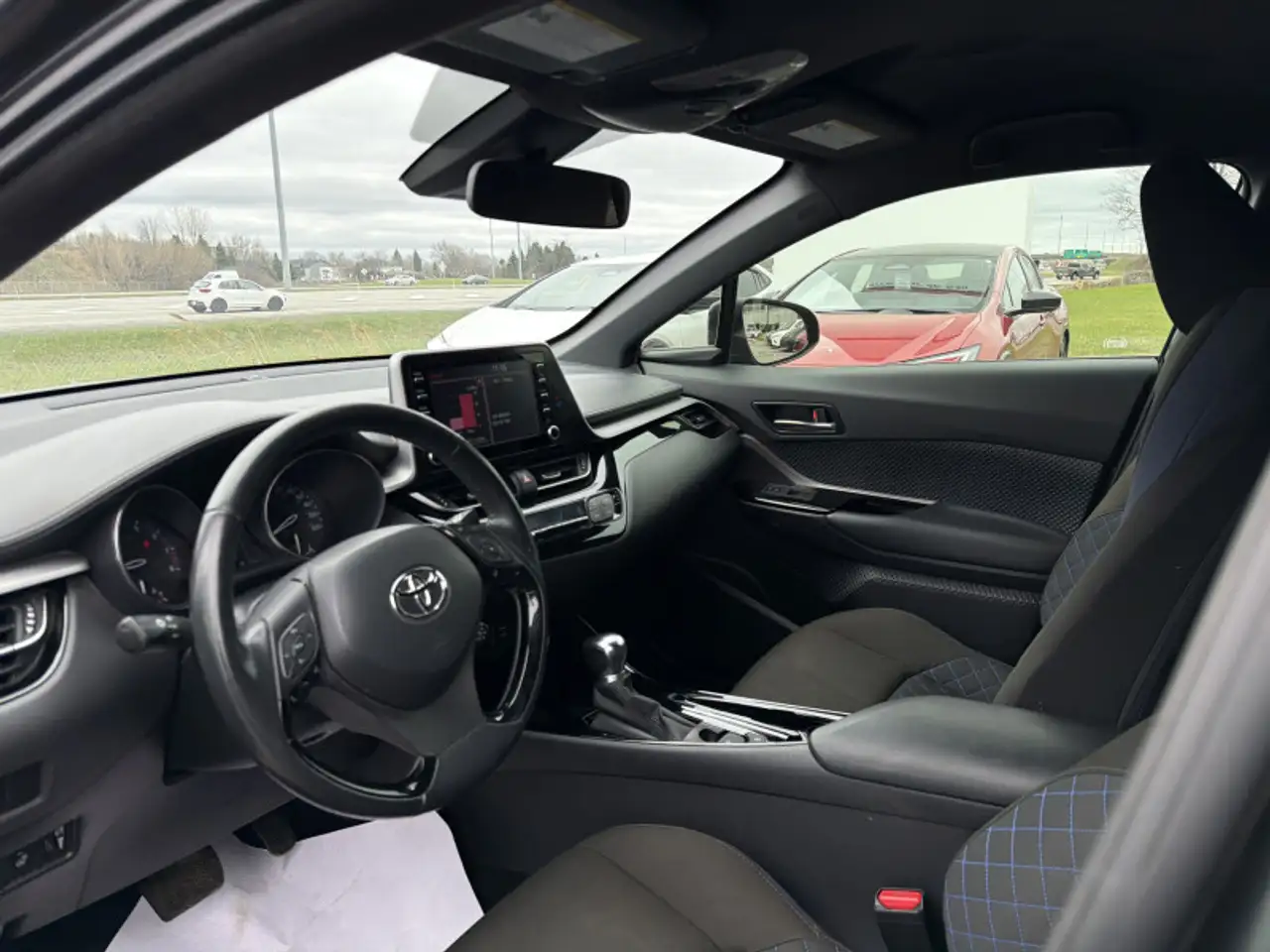 Toyota C-HR снимка Toyota C-HR