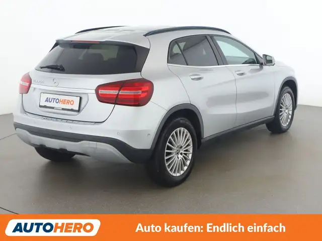 Mercedes-Benz GLA view 6