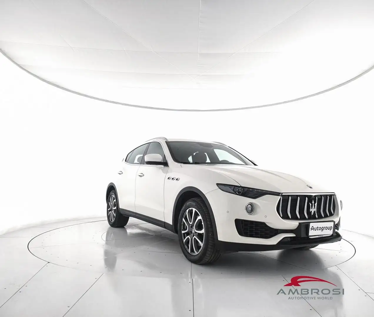Maserati Levante Levante V6 Diesel 275 CV AWD Weiß - 2