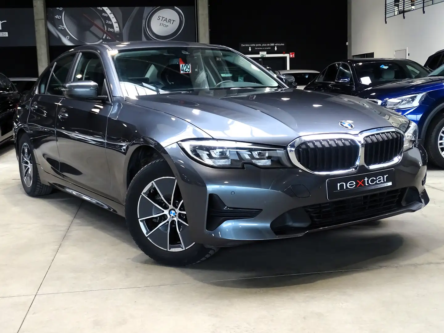 BMW 318 iA Berline G20 CUIR-LED-NAVI-PARKING AV&AR-CAMERA Grijs - 2