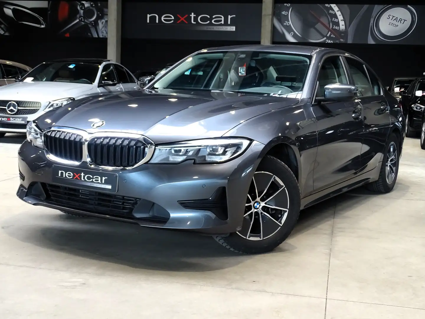 BMW 318 iA Berline G20 CUIR-LED-NAVI-PARKING AV&AR-CAMERA Grijs - 1