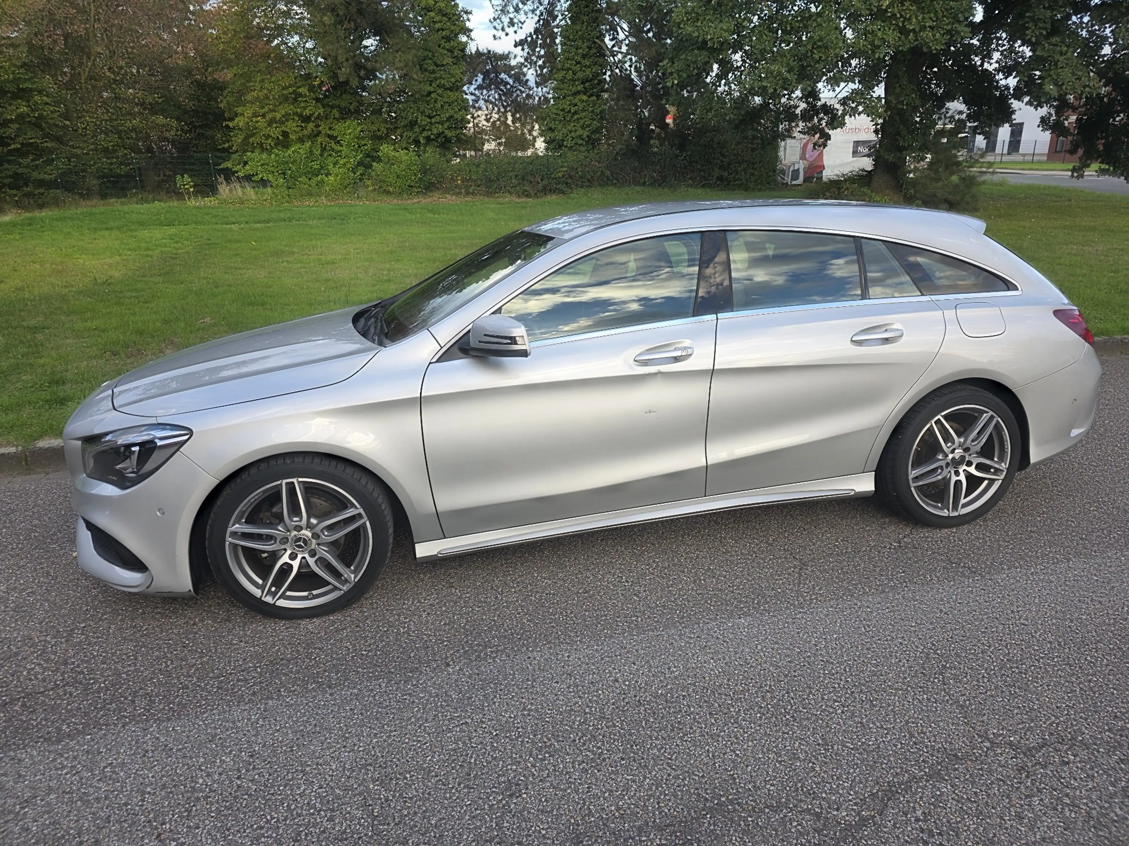 Mercedes-Benz CLA 180 CLA 180 AMG LINE — photo 4