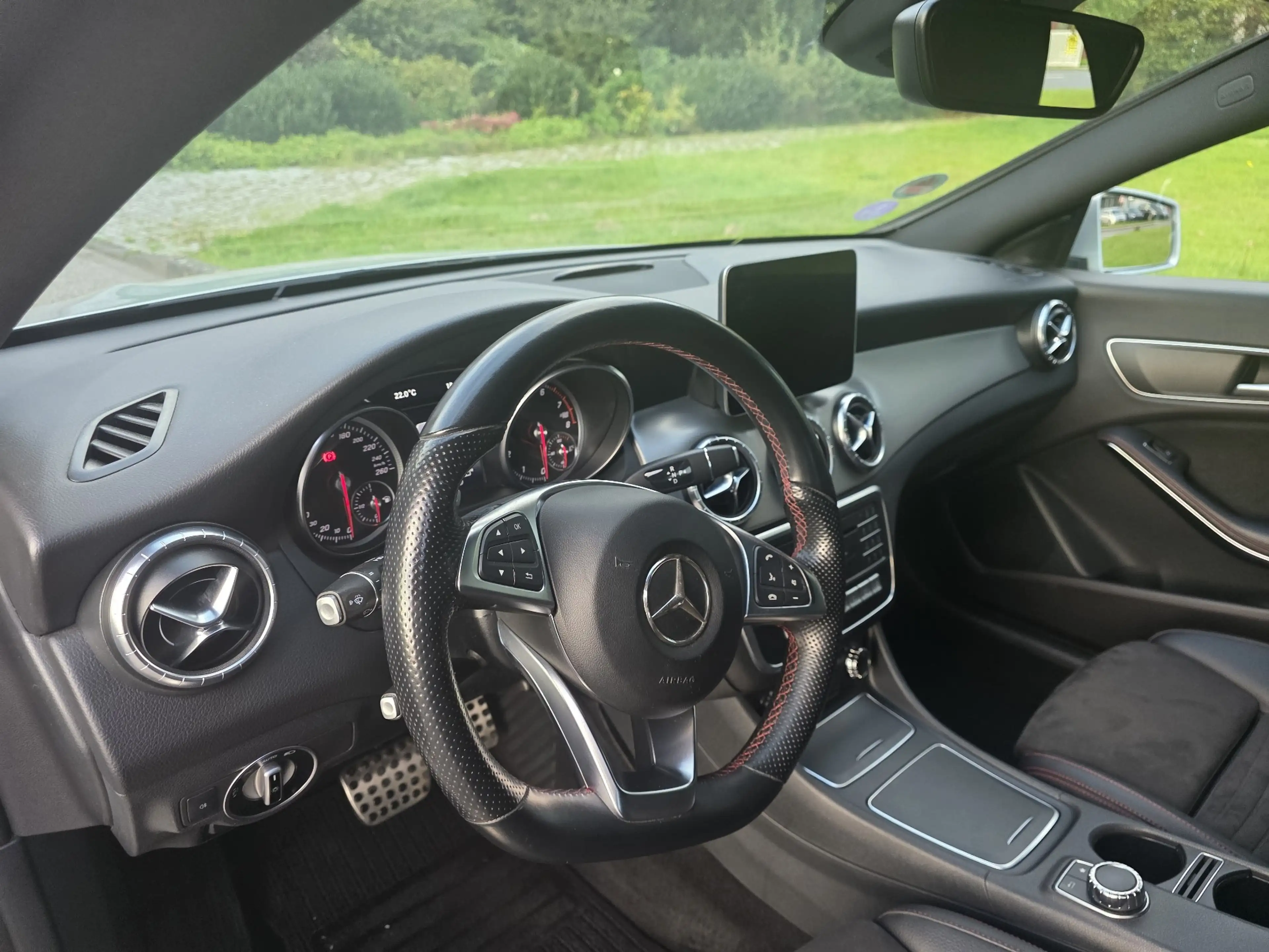 Mercedes-Benz CLA 180 CLA 180 AMG LINE — photo 12