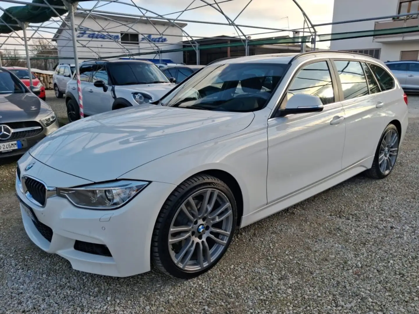 BMW 320 d xDrive Touring Msport Weiß - 1