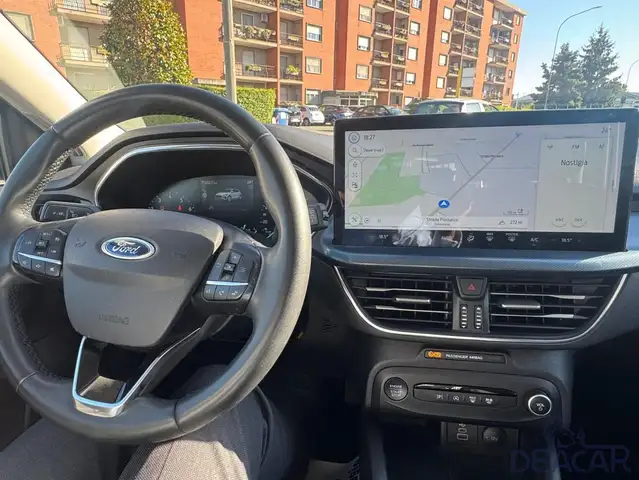 Ford Focus view 12