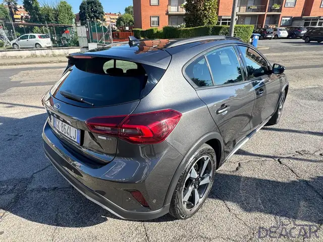Ford Focus view 6