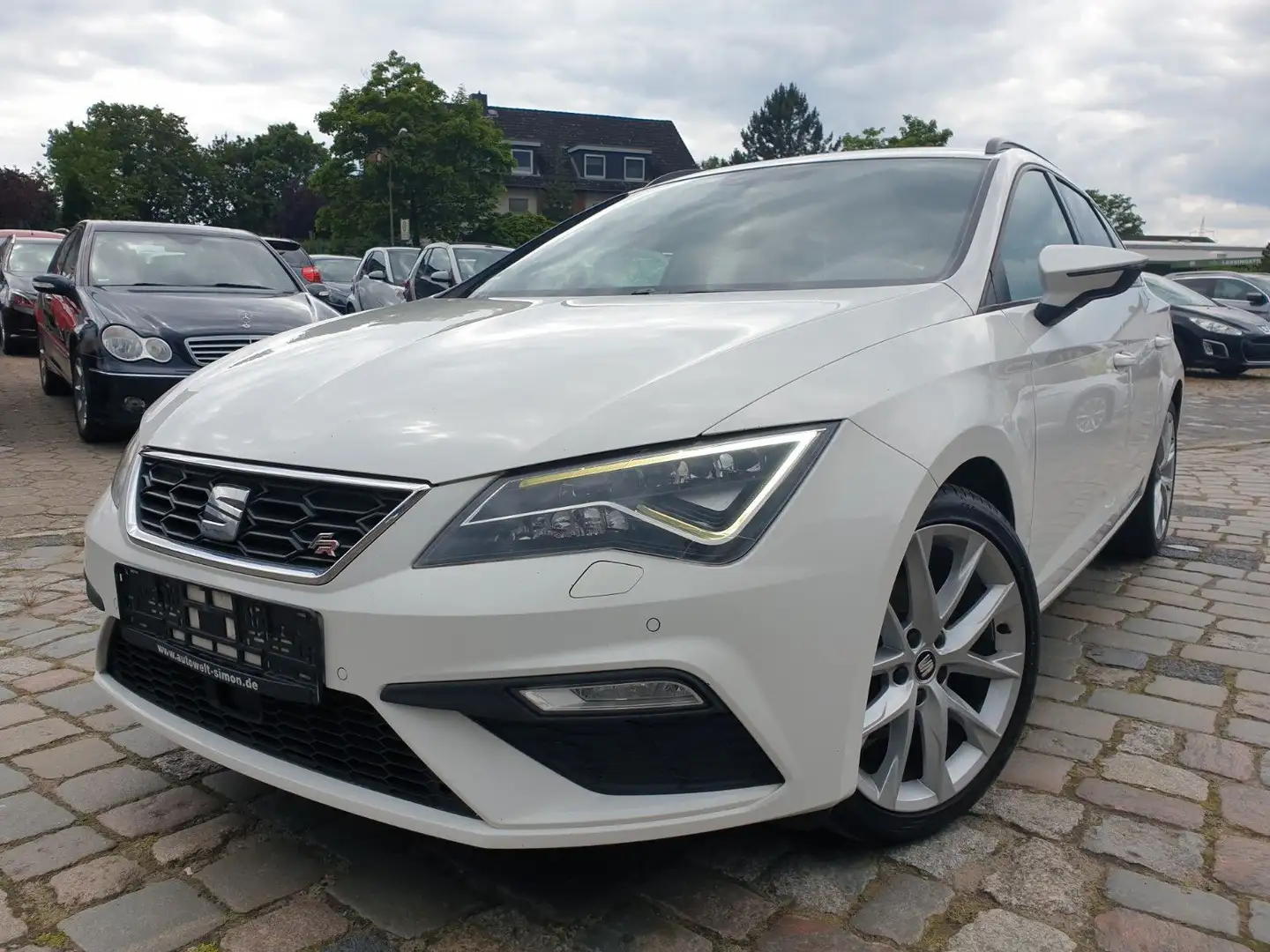 SEAT Leon ST FR*Kamera*LED*NAVI*SHZ* Weiß - 1