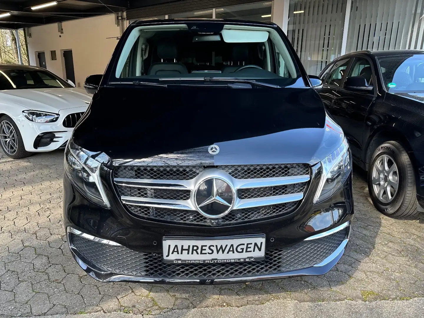 Mercedes-Benz V 300 Extralang 4 Matic Leder Burm Distr  Standh Schwarz - 2