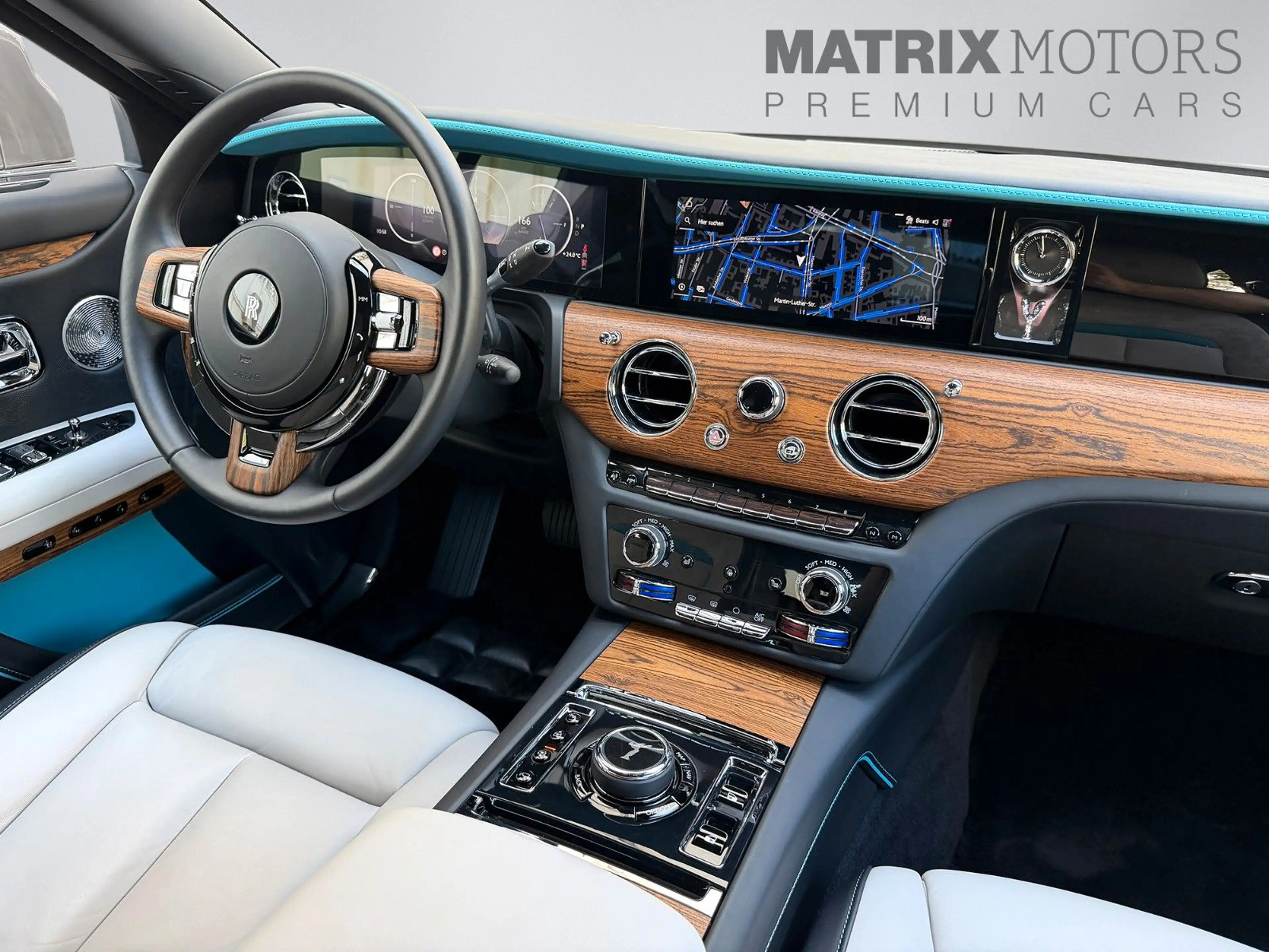 Rolls-Royce Ghost Series ll Theatre Picnic BeSpoke Massage — photo 7
