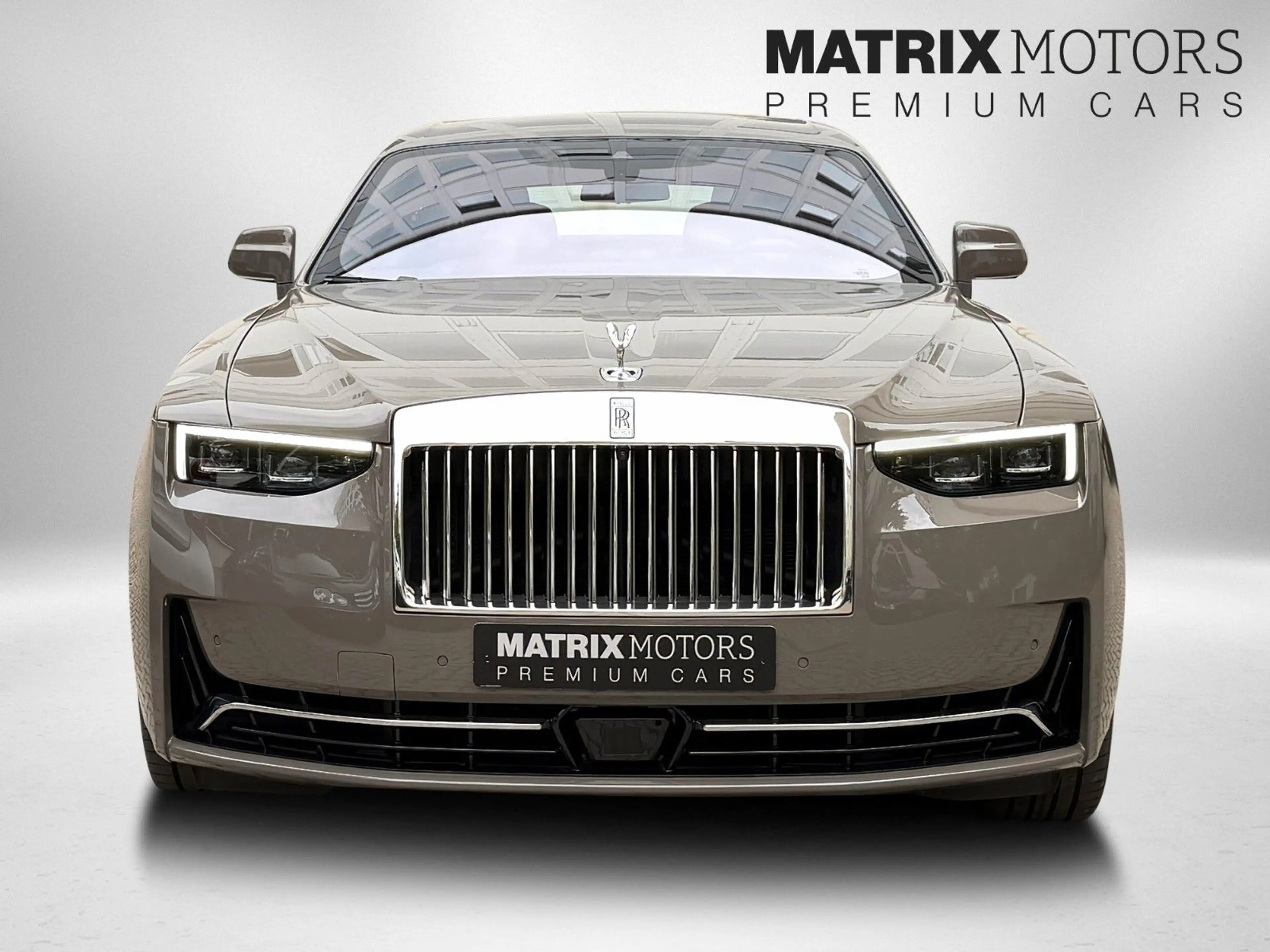 Rolls-Royce Ghost Series ll Theatre Picnic BeSpoke Massage — photo 9