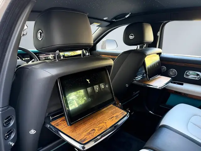 Rolls-Royce Ghost view 8