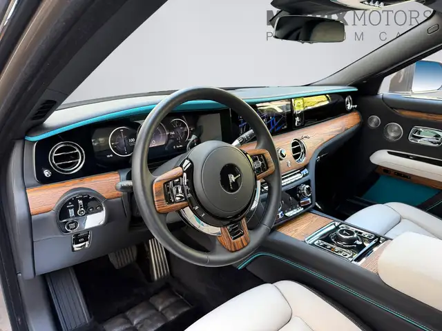 Rolls-Royce Ghost view 11