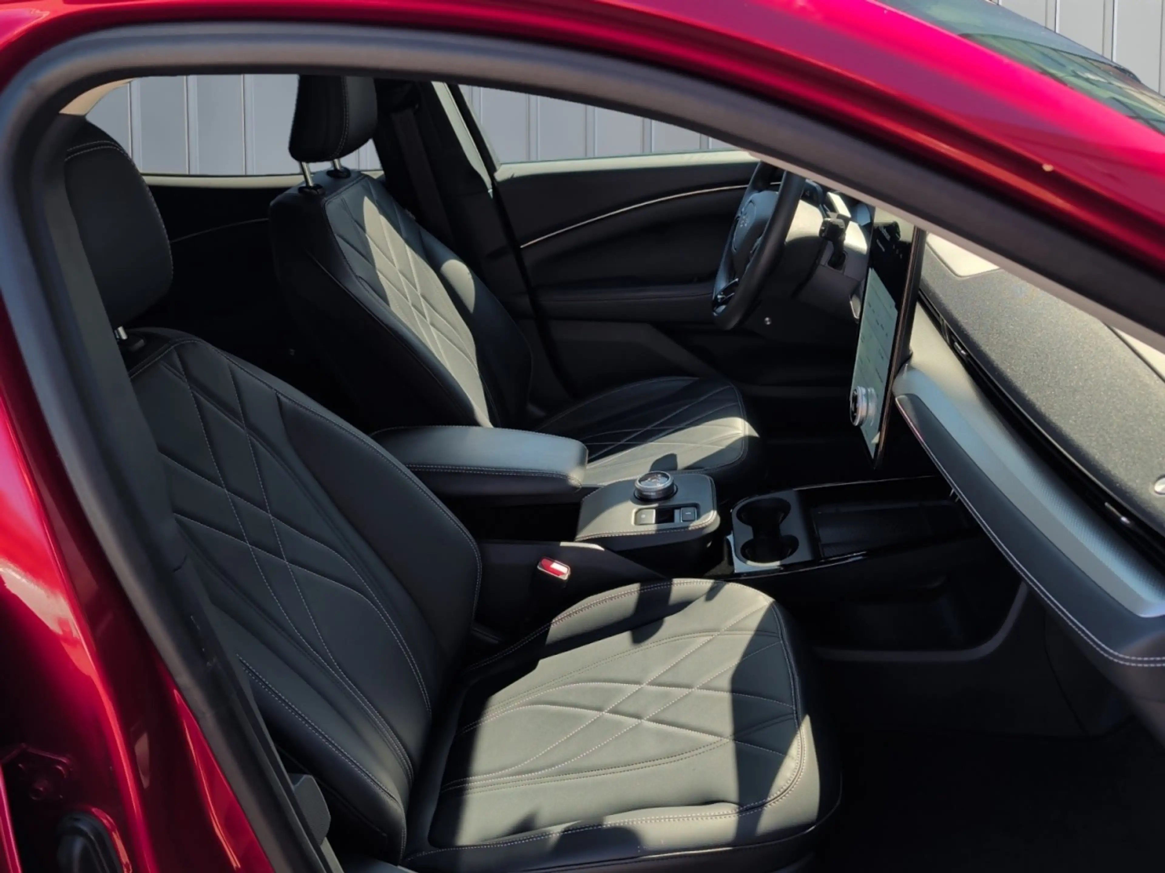 Ford Mustang Mach-E Extended Range B&O+E-Heckklappe Klima Navi Leder — photo 11