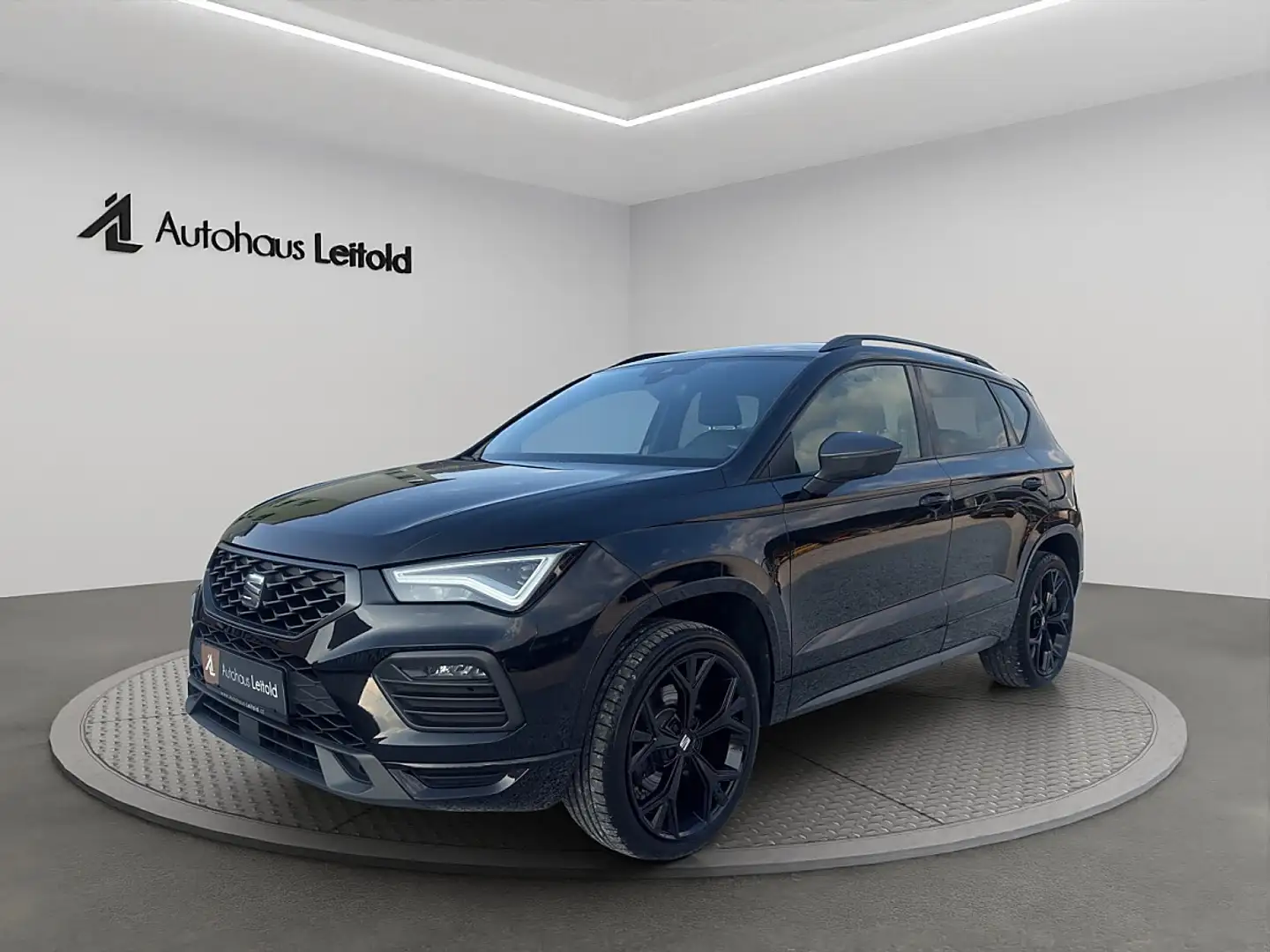 SEAT Ateca 2,0 FR TDI DSG CAM ACC LED SPORT KEYLESS NAVI P... Schwarz - 1