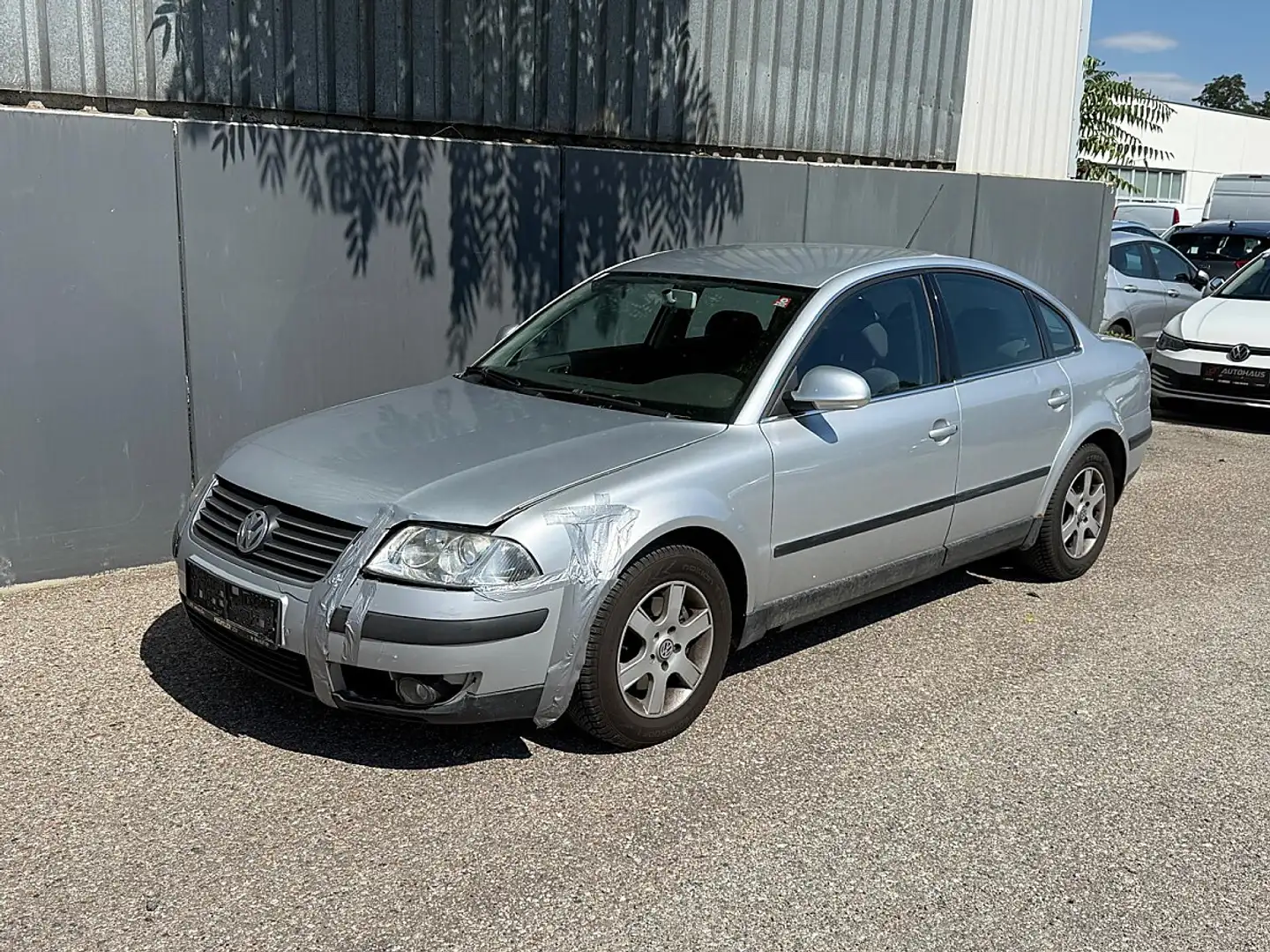 Volkswagen Passat 1,6 Edition | PICKERL BIS 01/2027 | Silber - 1