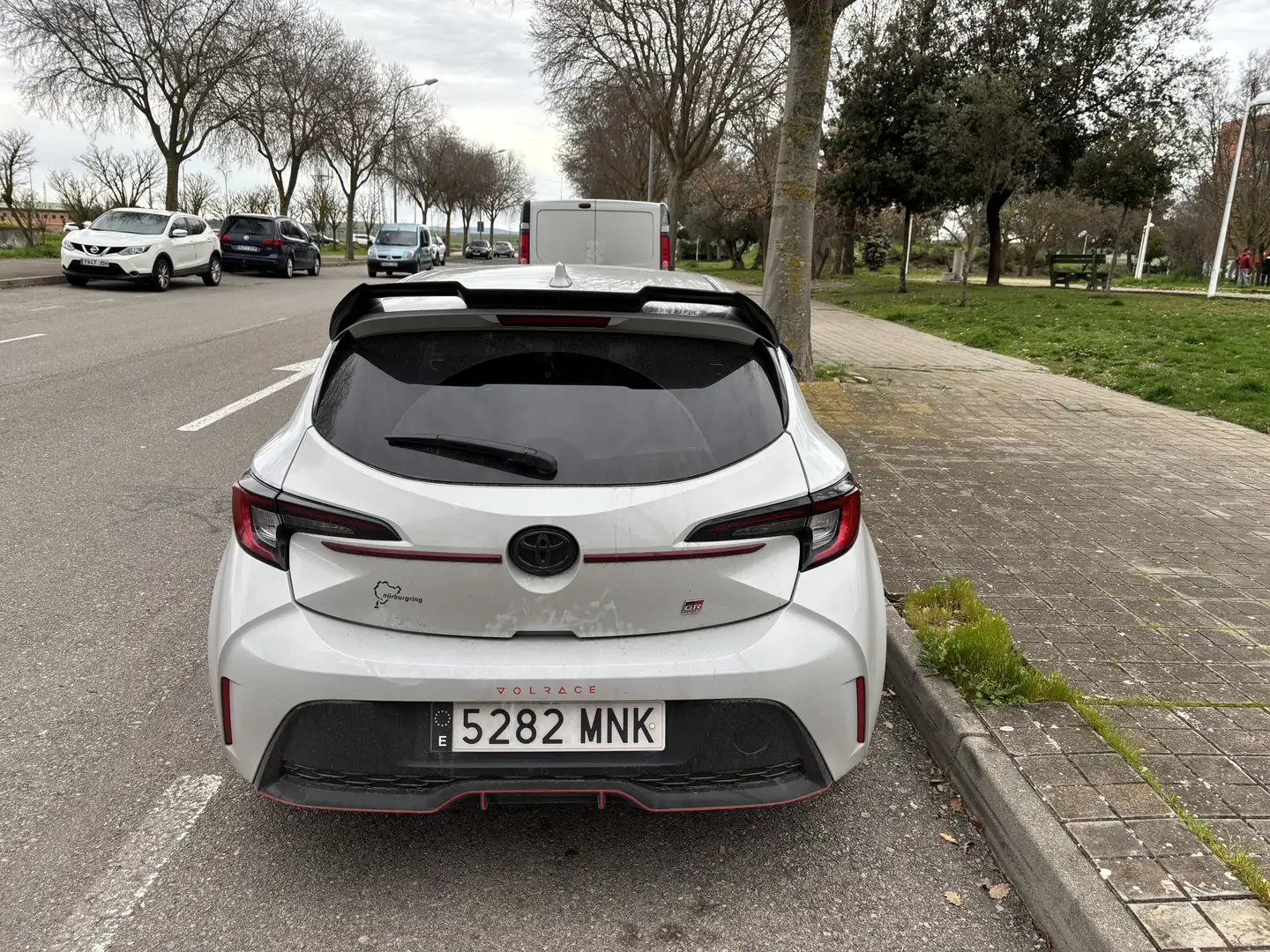 Toyota Corolla 140H GR Sport Gris - 2