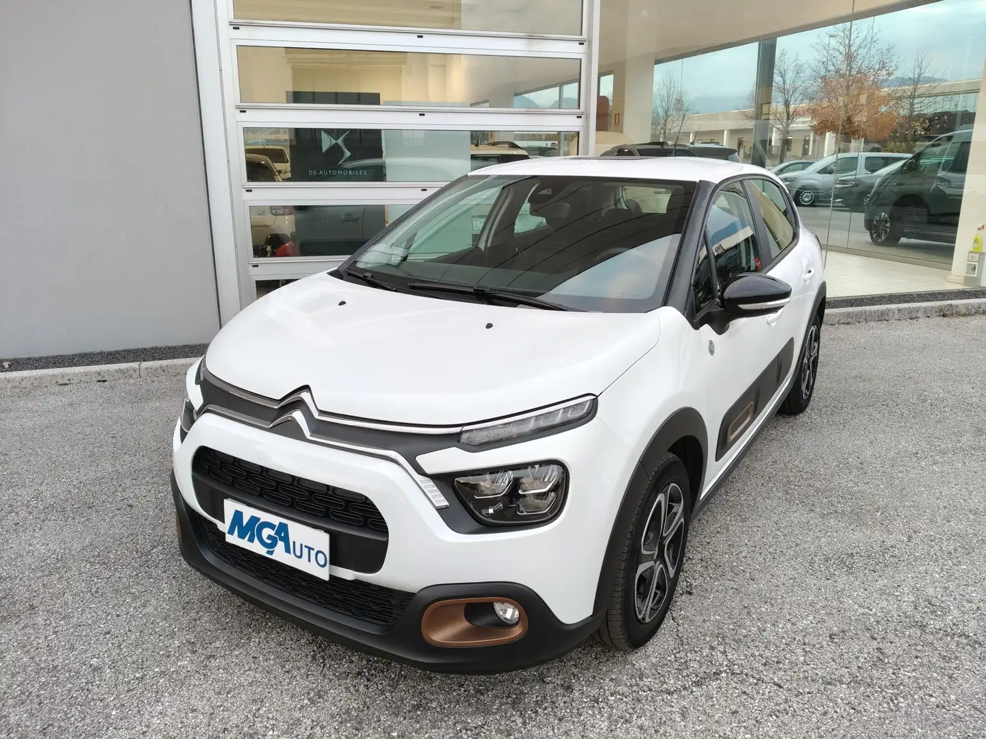 Citroen C3 C3 1.2 puretech C-Series s&s 83 cv OK NEOPATENTATI Blanc - 1