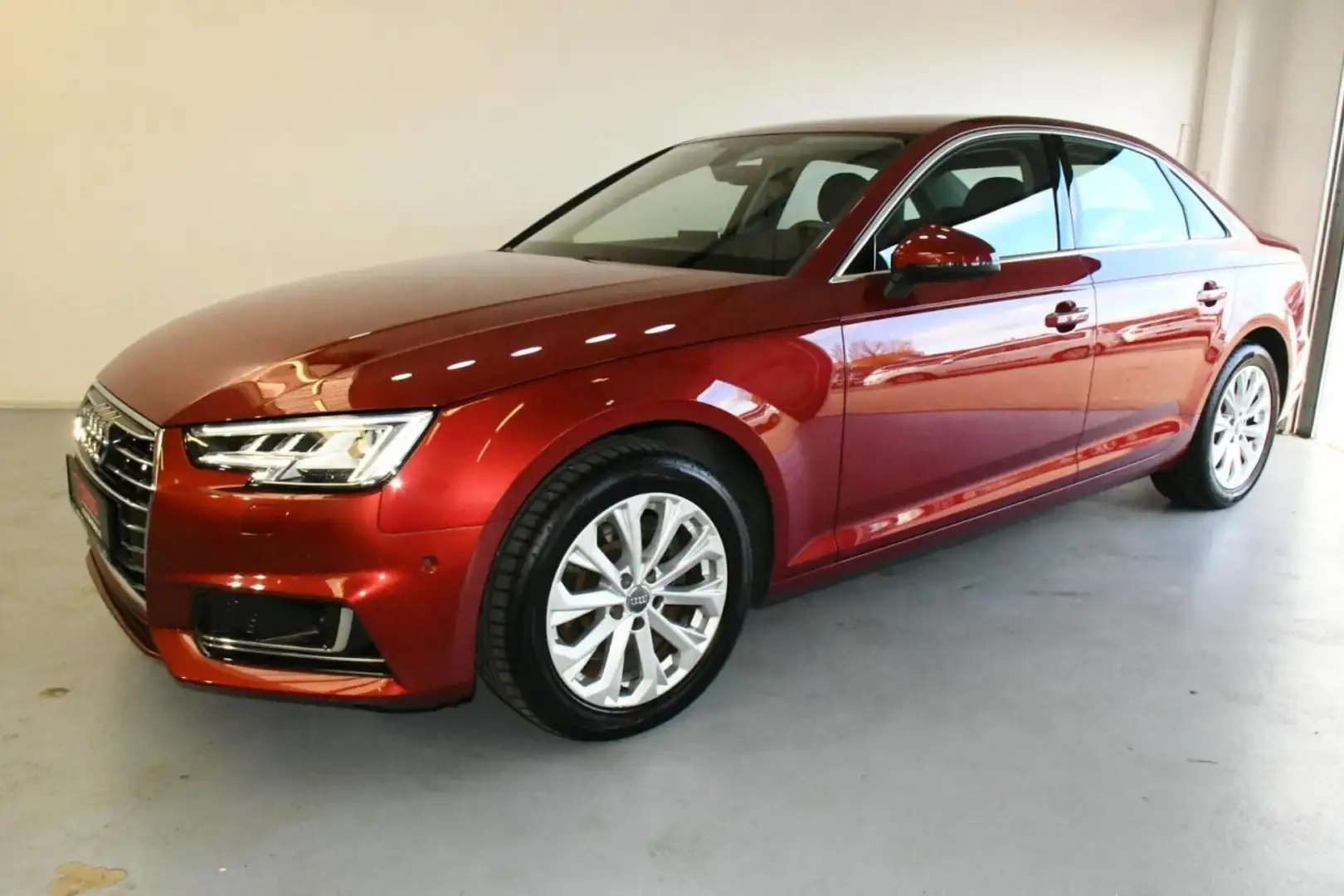 Audi A4 40 TFSI Design ACC*MATRIX*VIRT*360*APPLE*NAV* Rouge - 2