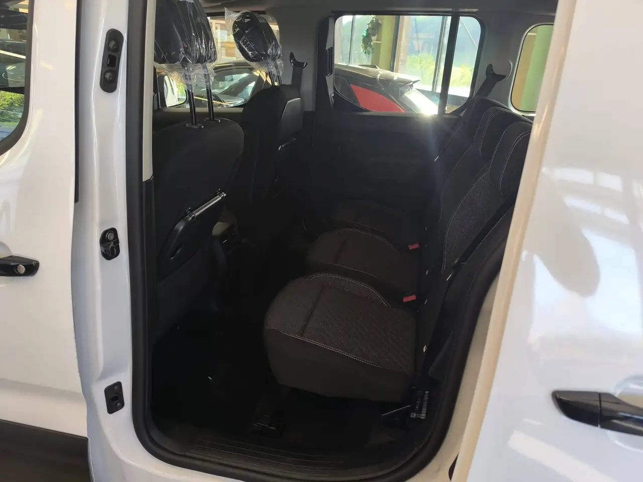 Peugeot Rifter LONG ALLURE + 7 POSTI PACK STYLE e DIGITAL VISION 180°, миниатюра 9