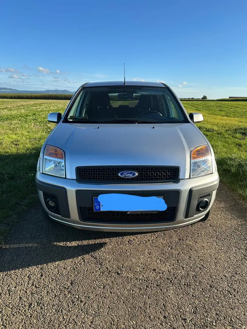 Ford Fusion Fun X - 2