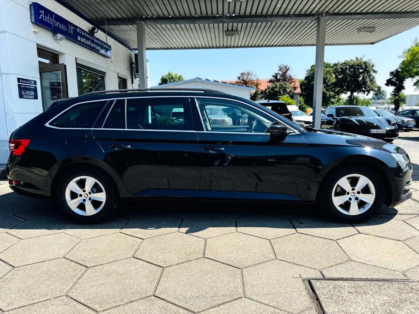 Skoda Superb Exclusive ACC/CANTON/AKUSTIKGLAS/CRYSTAL Zwart - 2