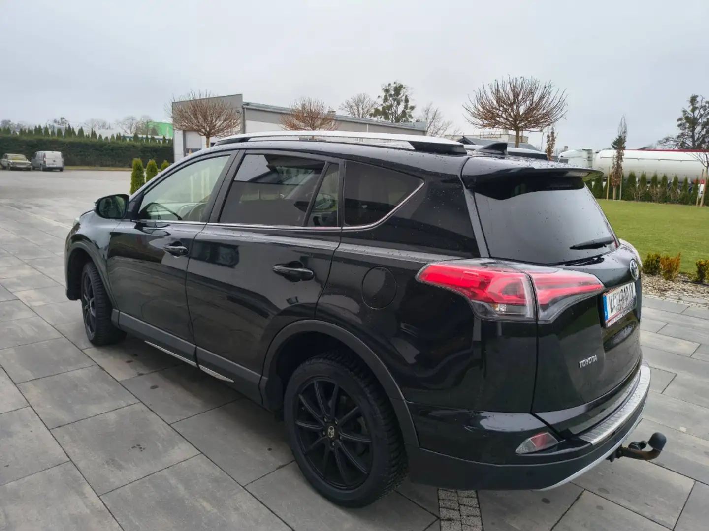 Toyota RAV 4 RAV4 2,0 D-4D Active 2WD Active Schwarz - 2
