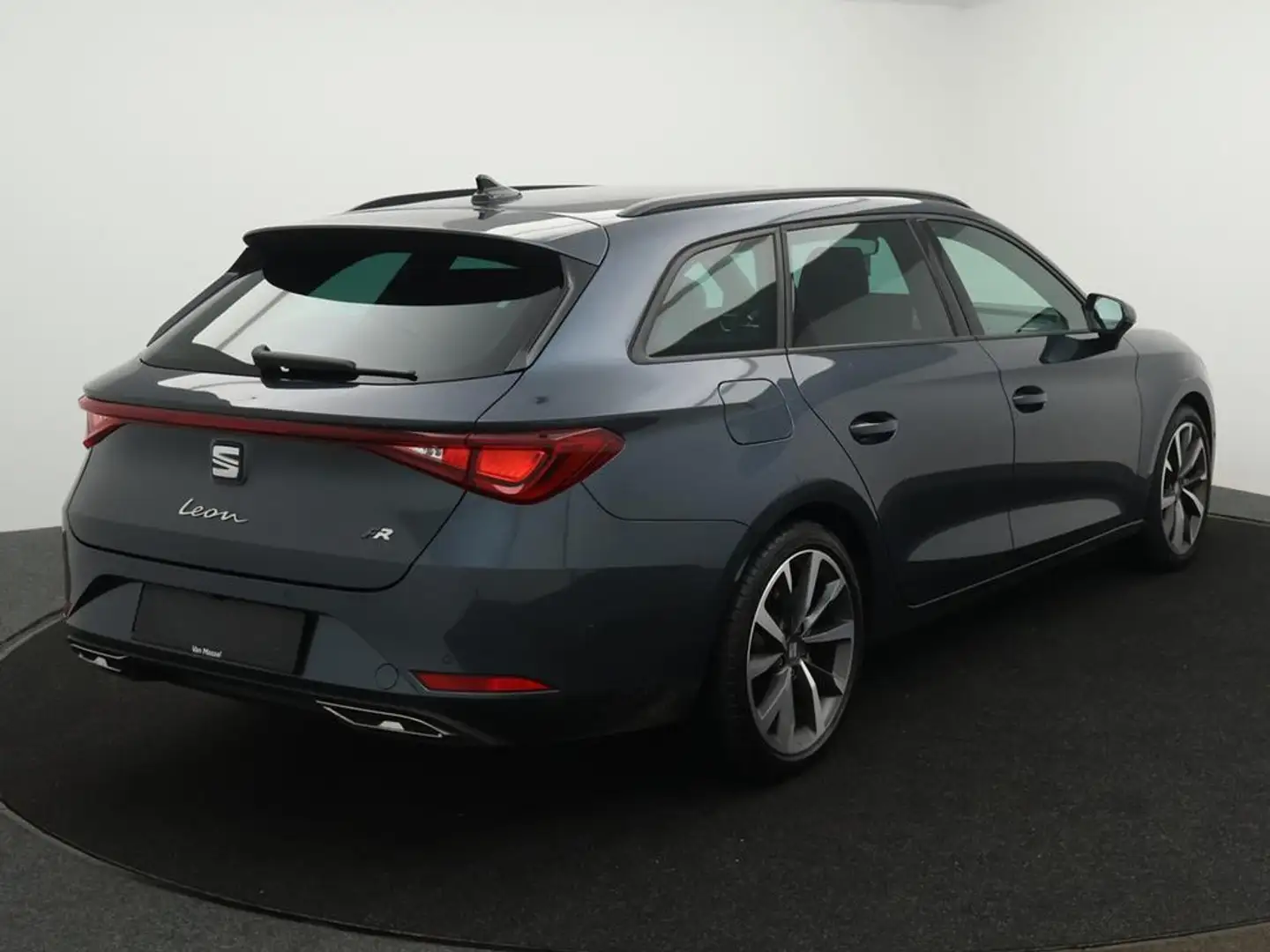 SEAT Leon Leon ST 1.5TSI FR Edition 150PK *NAVI*BLTH*CRUISE*PDC*FULL LED*SFEERVERLICHTING*... Gris - 2