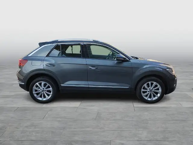 Volkswagen T-Roc view 6