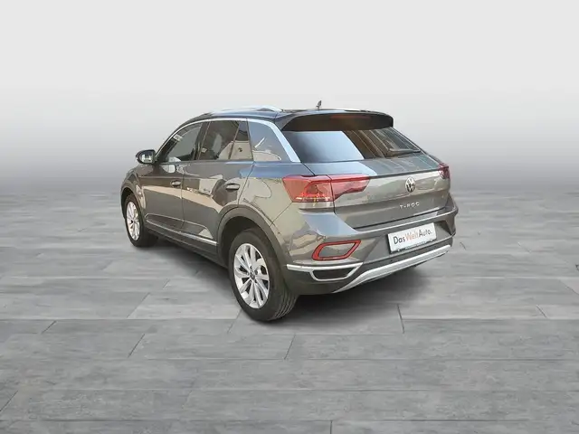 Volkswagen T-Roc view 4
