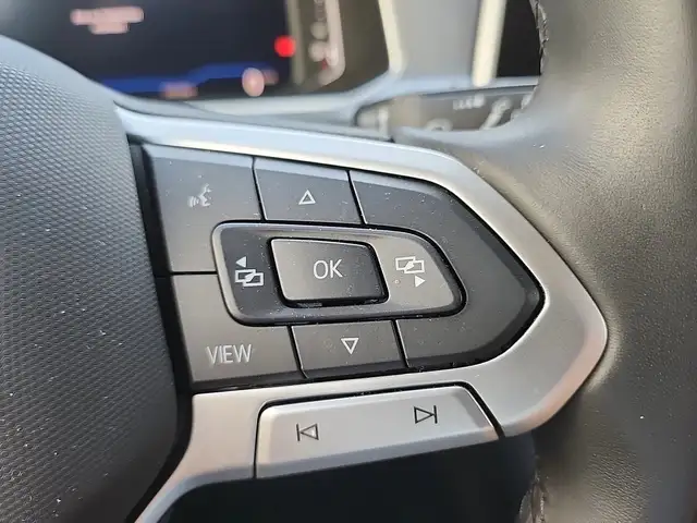 Volkswagen T-Roc view 14