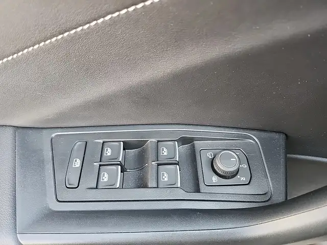 Volkswagen T-Roc view 15