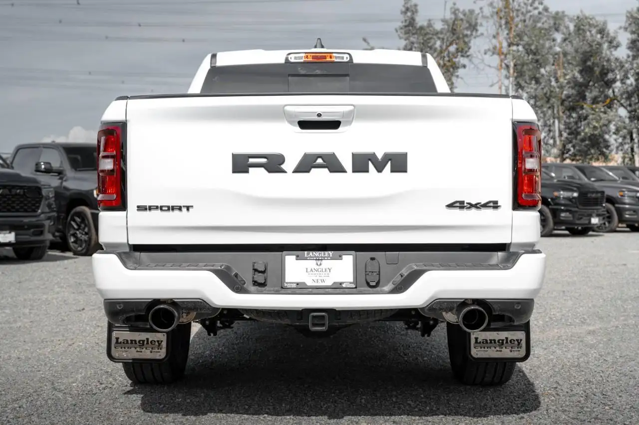 RAM 1500 снимка RAM 1500