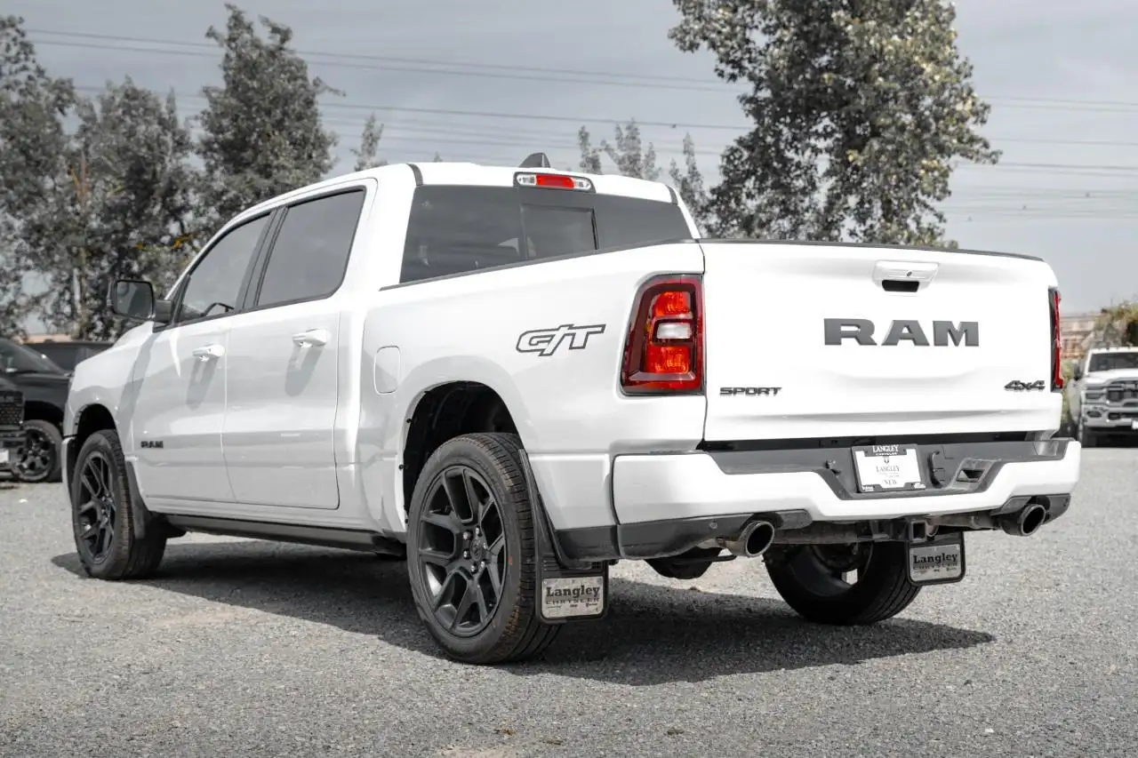 RAM 1500 снимка RAM 1500