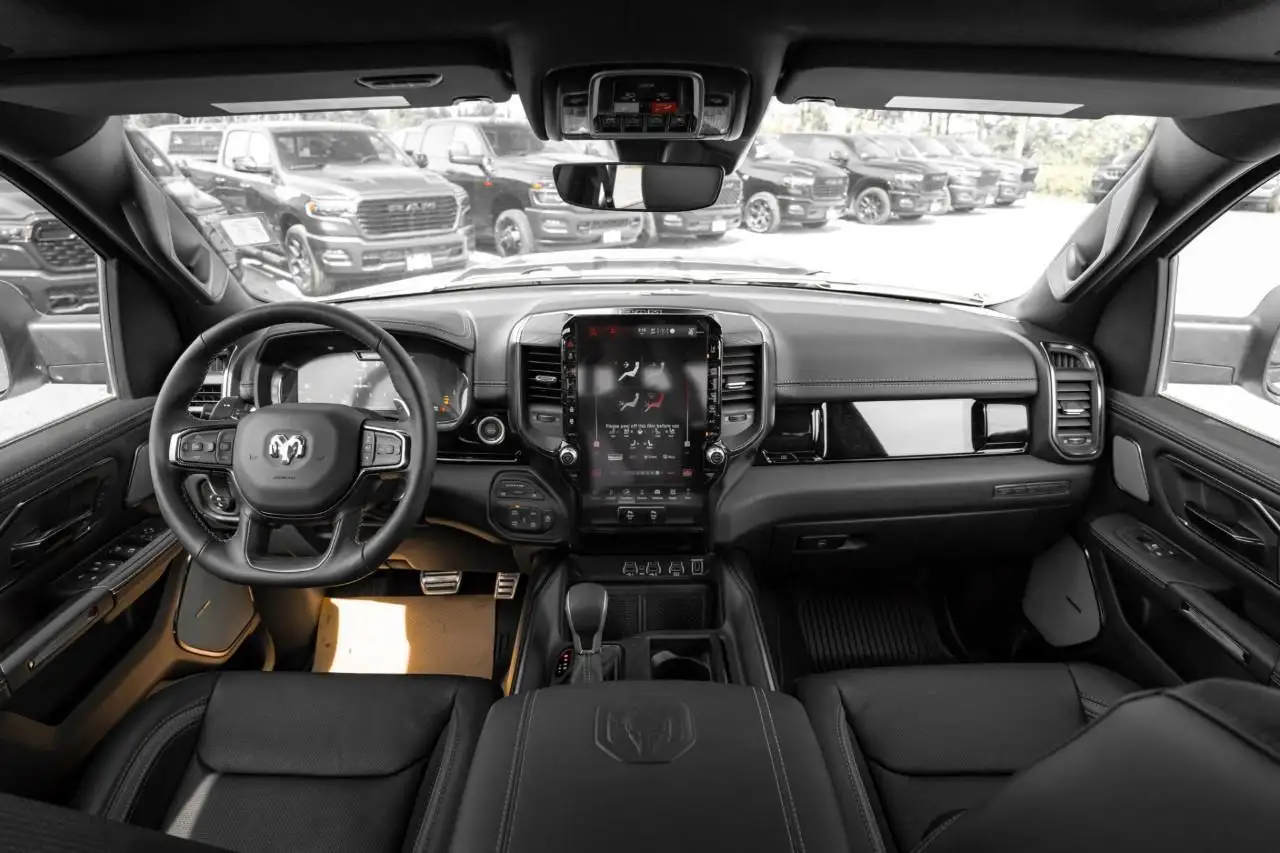 RAM 1500 снимка RAM 1500