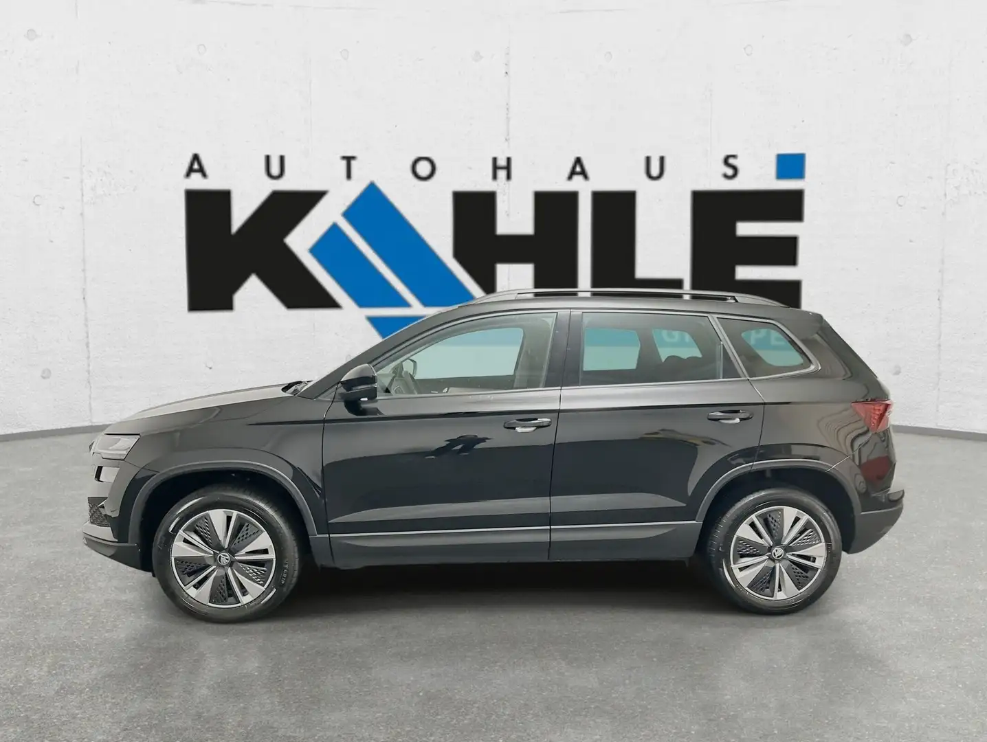 Skoda Karoq 2.0 TDI Ambition LED PDC Facelift GRA Schwarz - 2