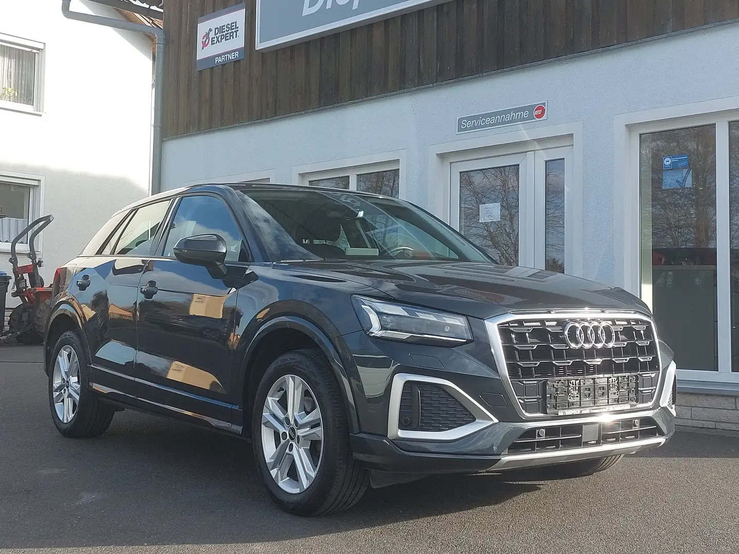 Audi Q2 30 TFSI advanced Grau - 1