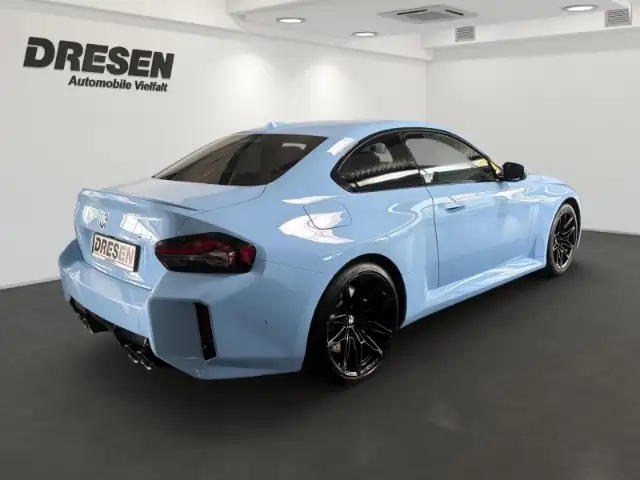 BMW M2 view 3