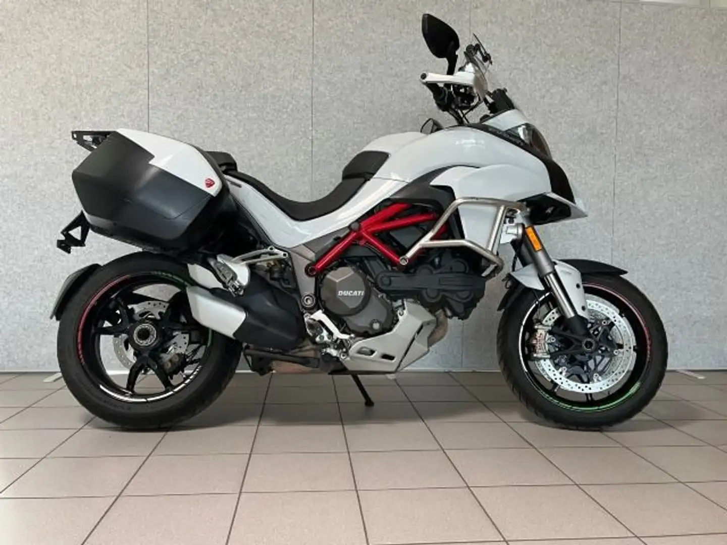 Ducati Multistrada 1200 S Touring Белый - 2
