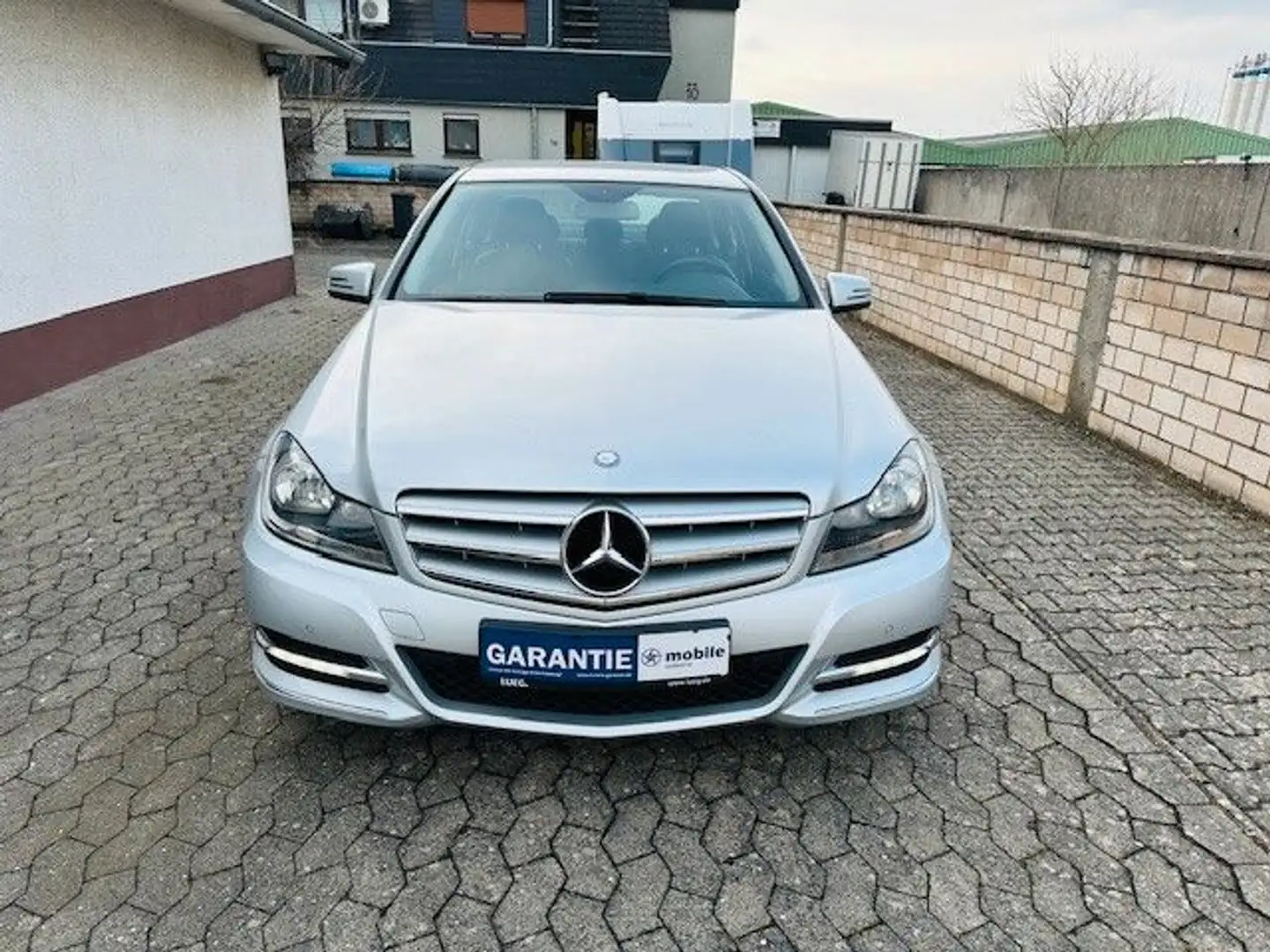Mercedes-Benz C 180 CGI  Lim BlueE Avantgarde Automatik Silber - 2