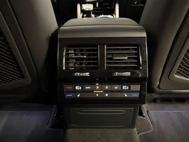 Volkswagen Touareg view 27