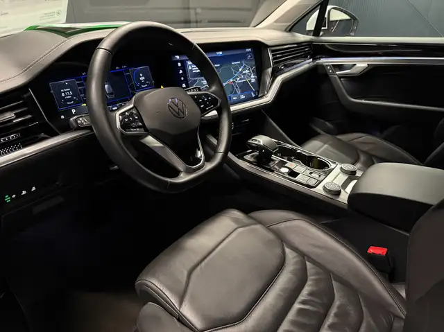 Volkswagen Touareg view 24