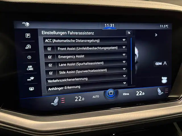 Volkswagen Touareg view 17